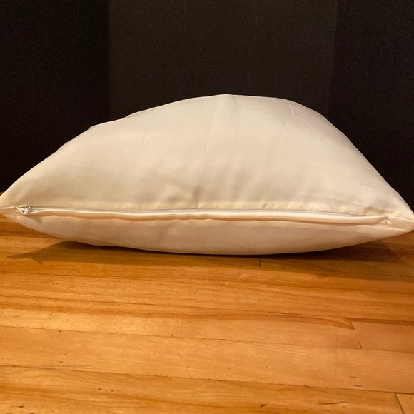 Michael Kors throw pillow cushion - Picture 5 of 6